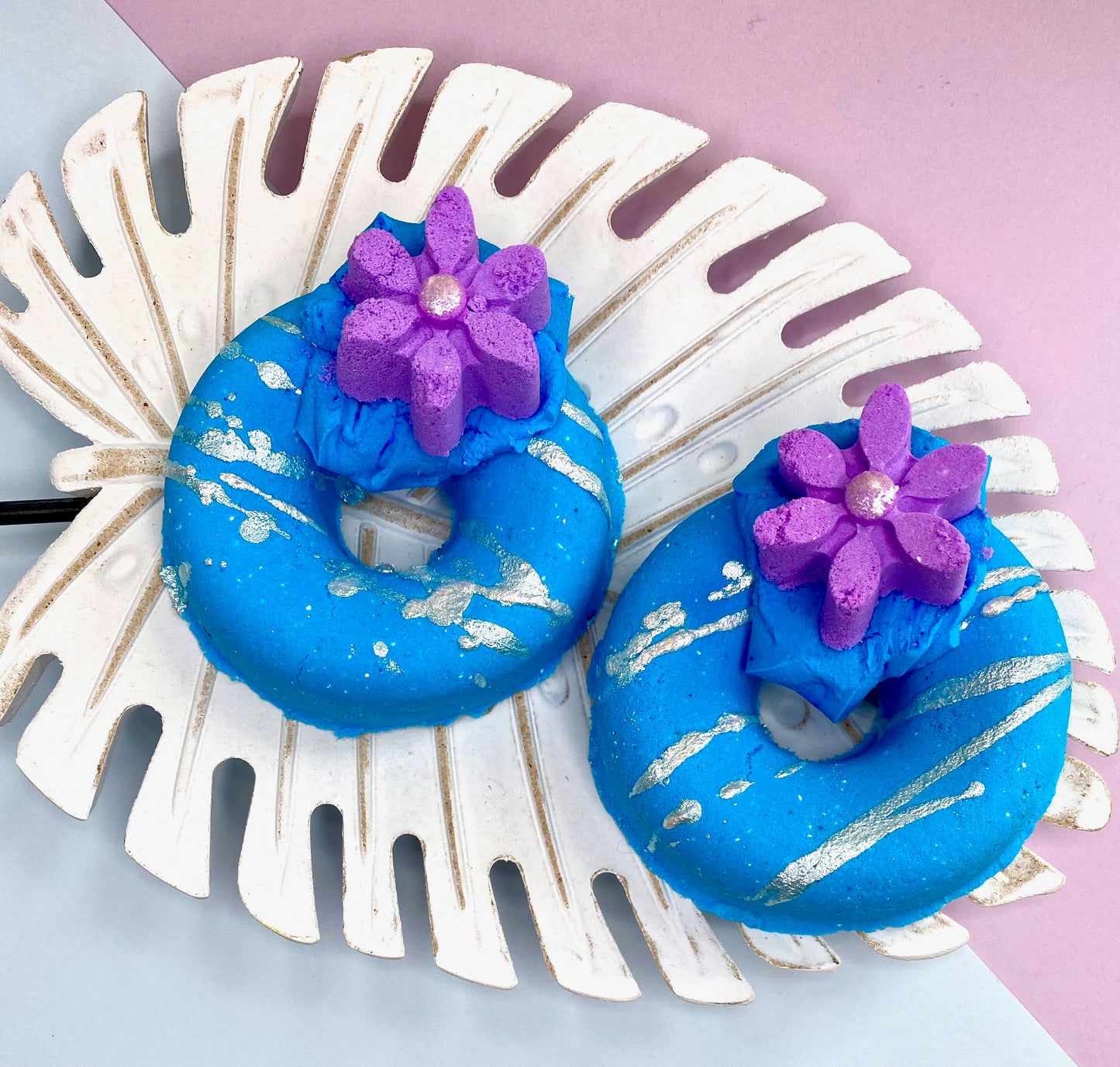 Parma Violet Flower Donut Bath Bomb with Bubble Bar Frosting