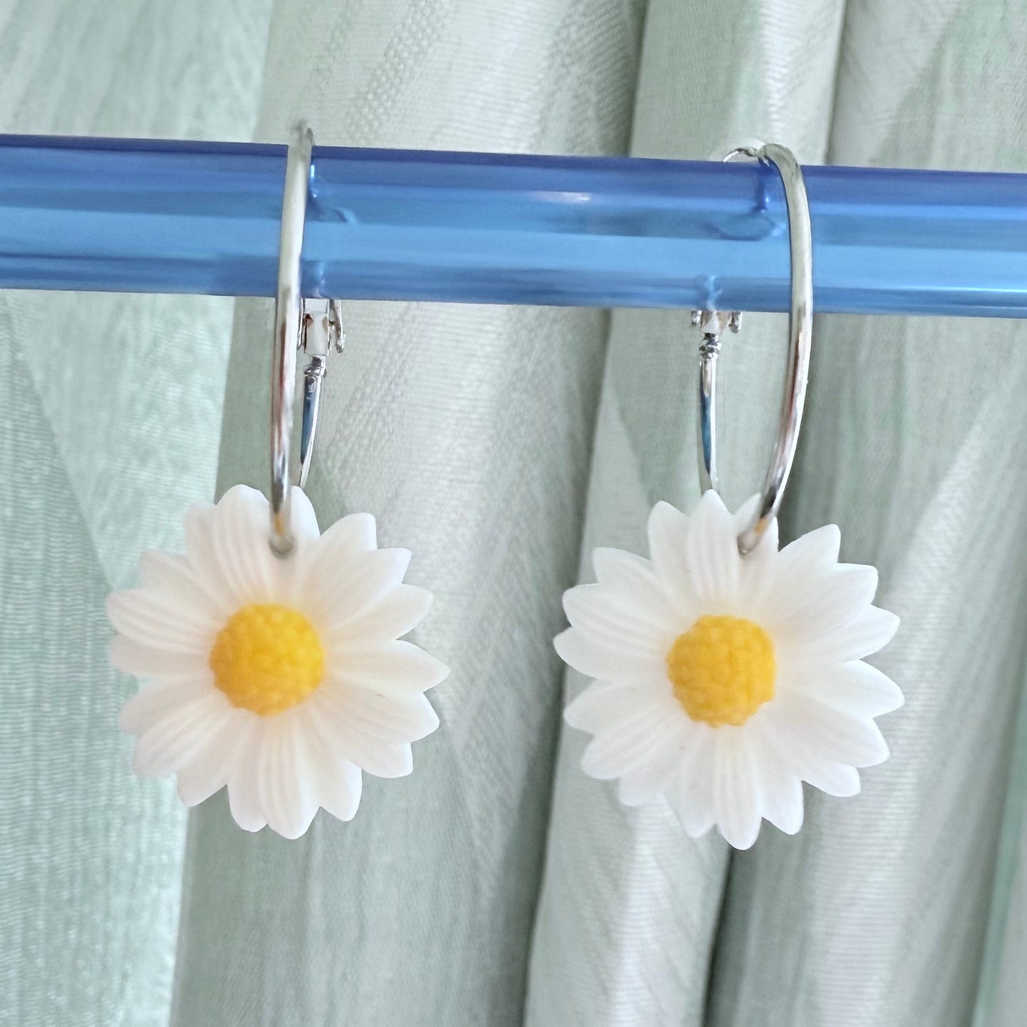 Daisy hoops